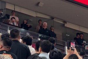 今天来考察谁？郭士强来到深圳新世纪主场观战